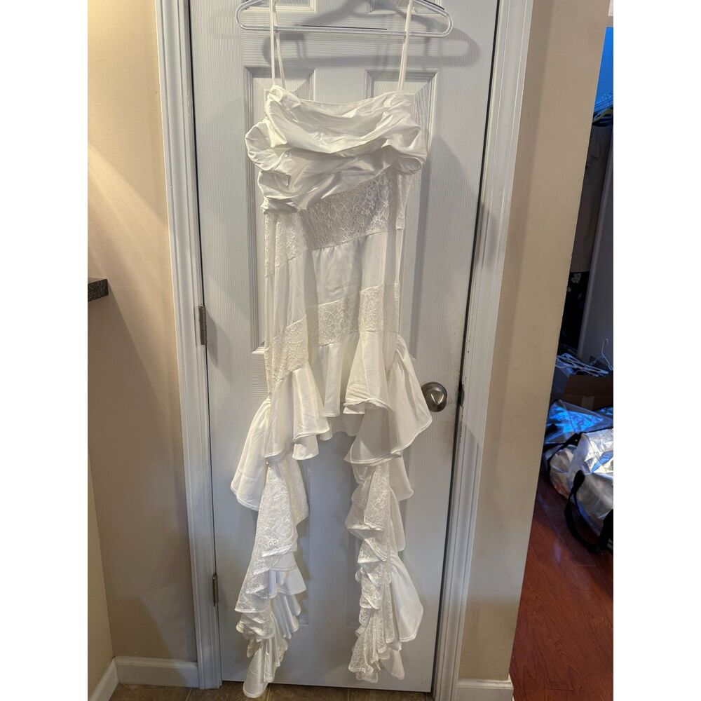 AKIRA White Satin Lace Mini Dress Ruffle Side Trains Bridal Prom Size L NWT - Picture 4 of 14